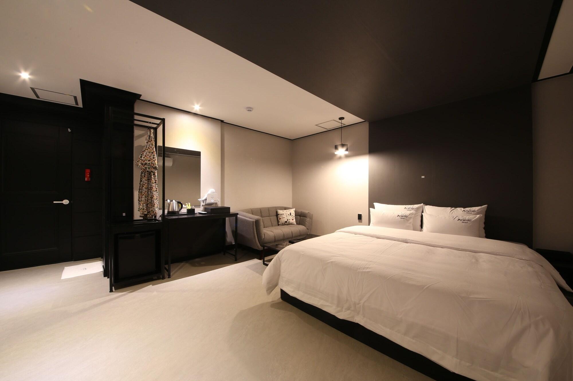 Almond Hotel Gupo Station Busan Exterior foto