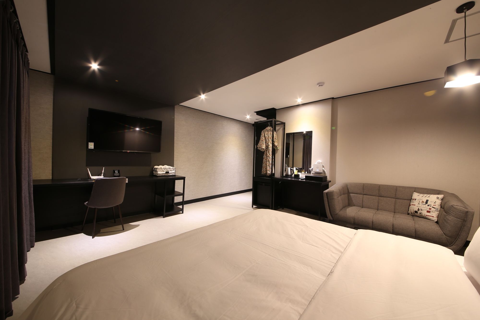 Almond Hotel Gupo Station Busan Exterior foto